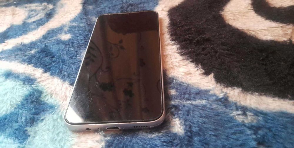 Vând samsung galaxy a14 telfonul este impecabil nu este spart baterie 80% iași  nr 0767502894