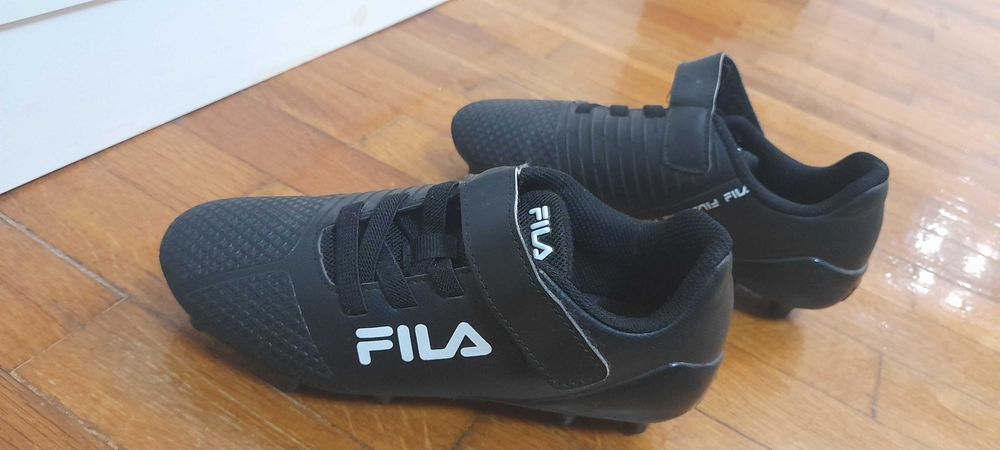 Футболни Бутонки FILA