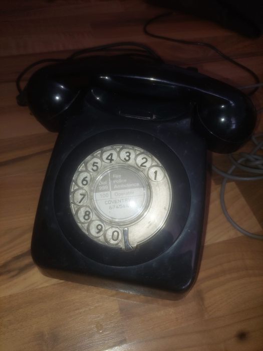 Telefon fix cu disc ,anii 1970 ,model vintage,vechi