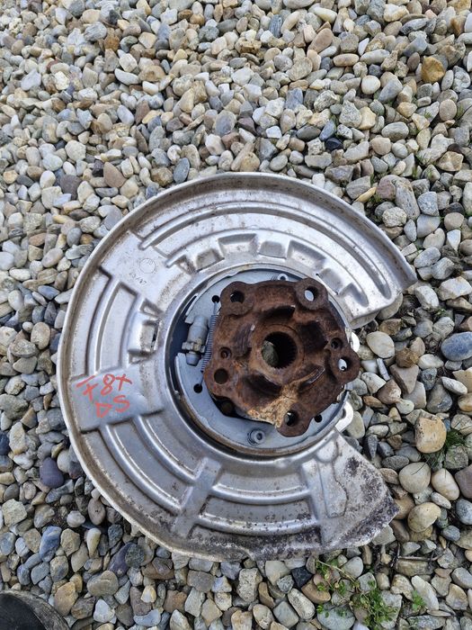 Fuzeta portfuzeta stanga fata dreapta spate bmw m3 m4 f80 f82 f83