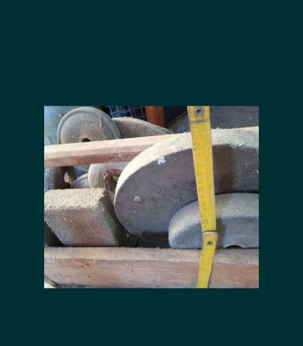 Стари инструменти - чукуве, клещи, пили,скоби, секачи, мрамор...