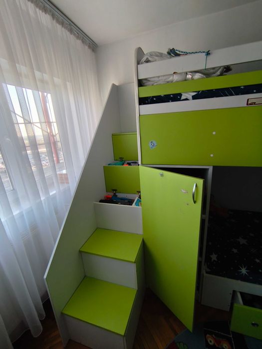 Vând pat supraetajat in stare foarte buna