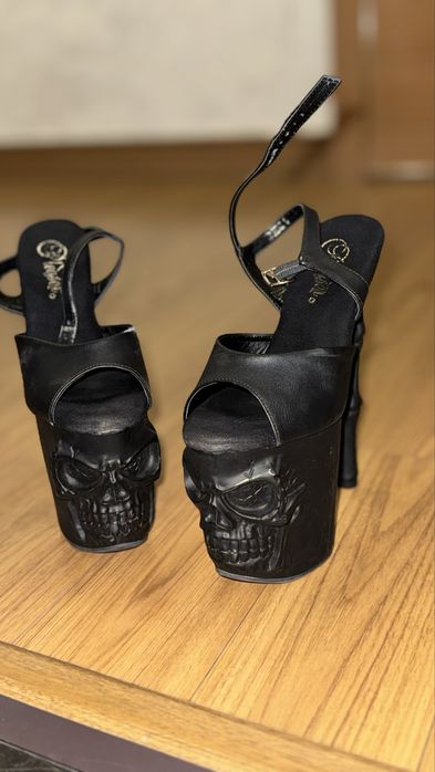 стрипы pleaser.