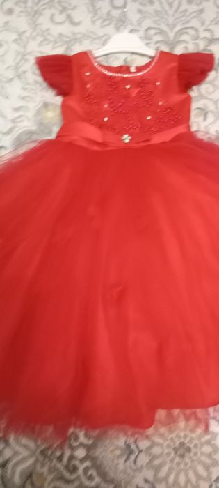 Продам шикарное детское платье