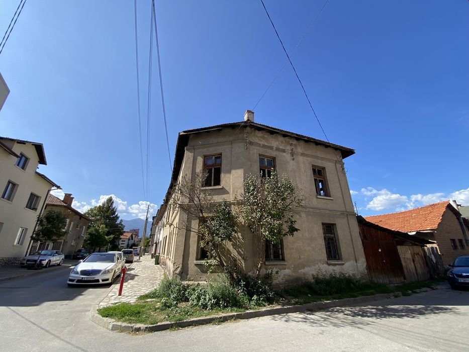 Продава се Къща в Разлог - 300 кв.м за 334 €/кв.м - Снимка #2