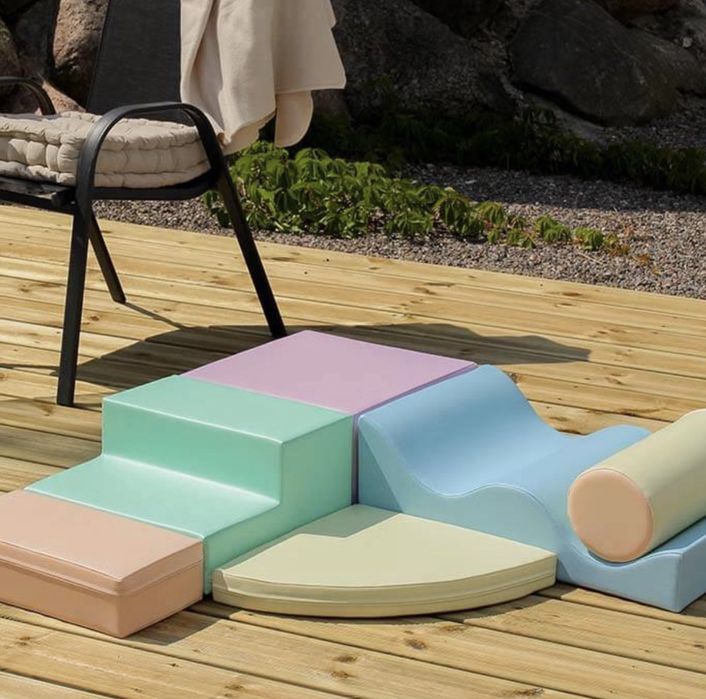 iglu softplay lught pastel