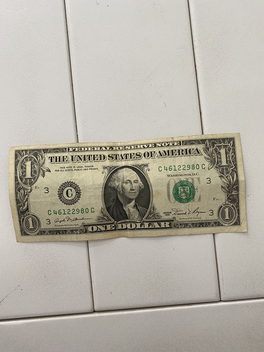 Vand bancnote si monede vechi pentru colectionari