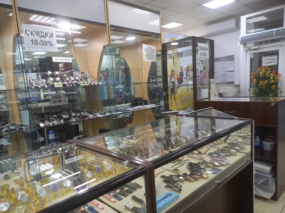 Продам витрины,срочно