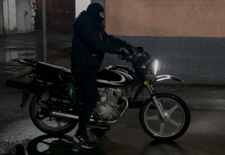 Продам мотоцикл яки 200 куб