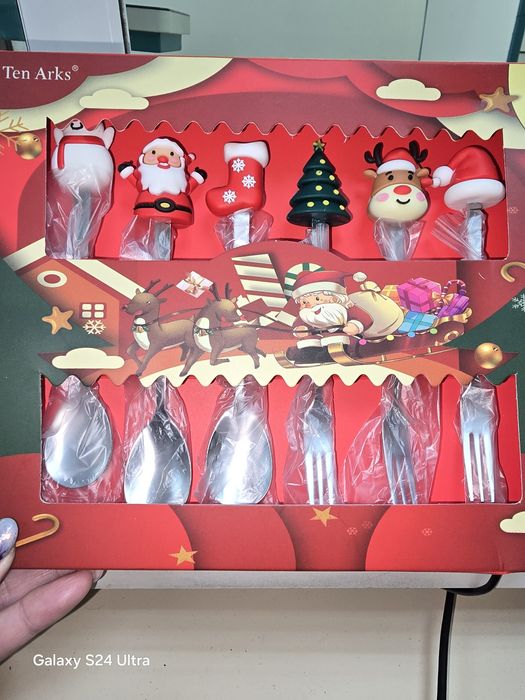 Коледни прибори за хранене