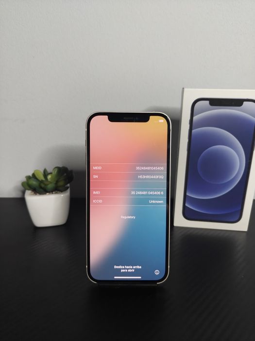 iPhone 12, Silver - în condiție foarte bună!