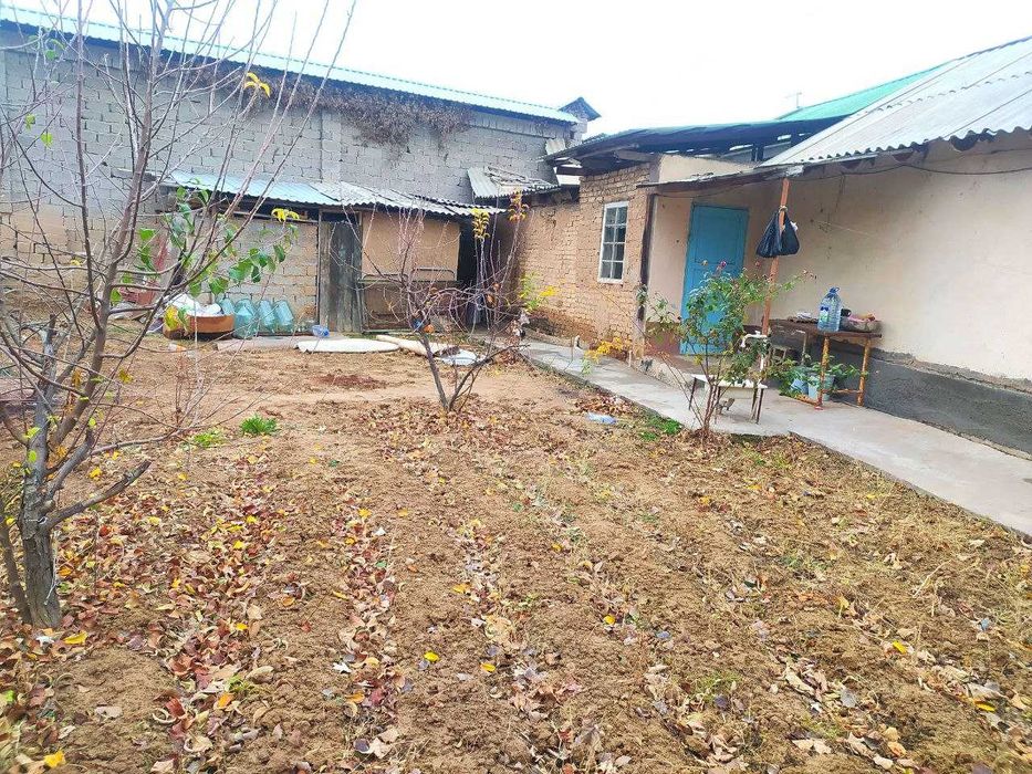 Сув буйида Ховли сотилади.! 4 сотик 3 хона 22 метр фасад  Кибрай рн