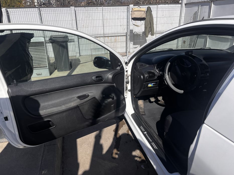 Пежо 206 хечбек 1.4TDI Дизел 2008