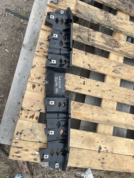 Основа/ държач предна броня Lancia Delta 2009г-