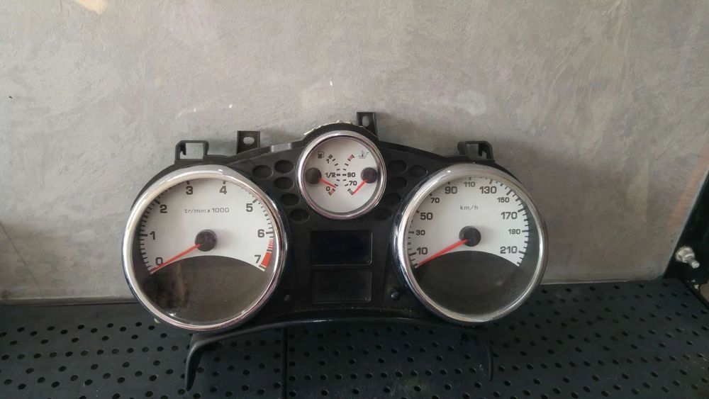 Ceasuri bord benzina peugeot 207 9666748780-00cmb a2c53370966 a2c53065547