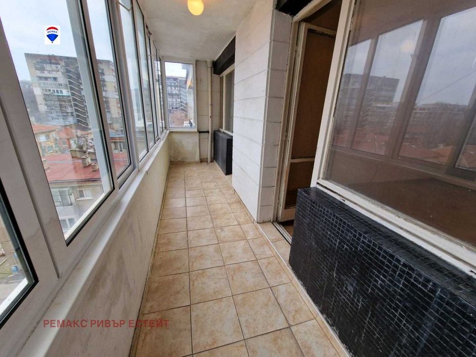 Тристаен апартамент за продажба кв. Широк център