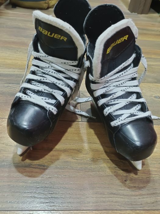 Первые коньки хоккейные