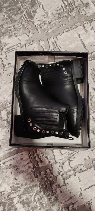 Ghete damă 38 noi de la Mei