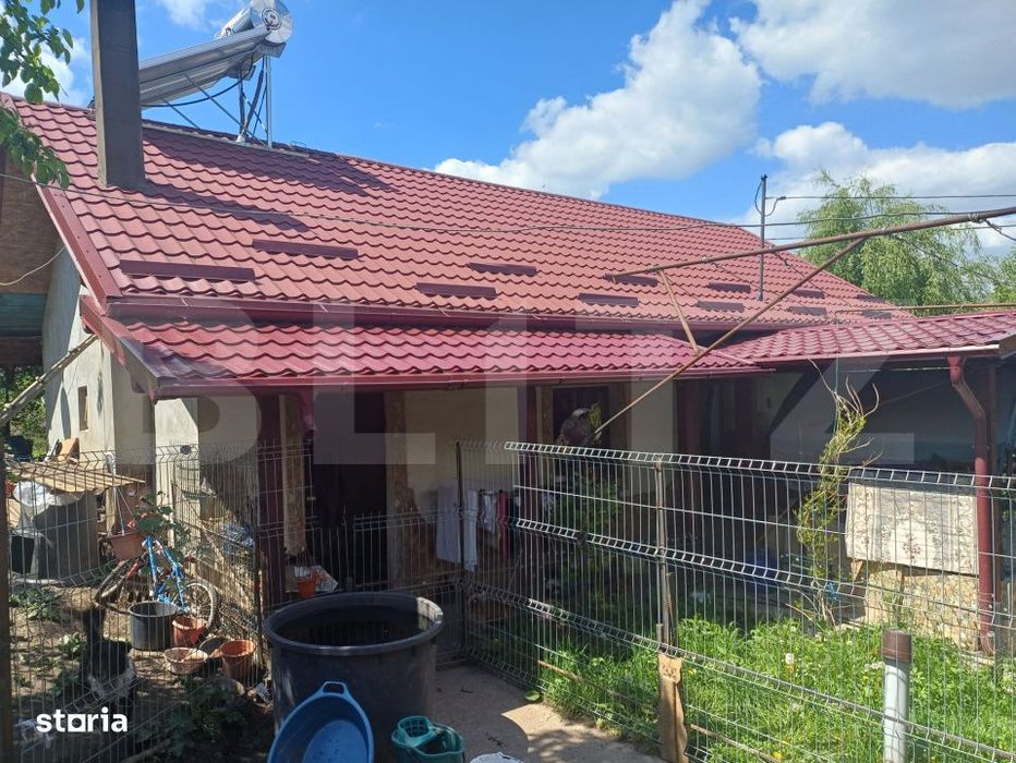 Casa de locuit si spatiu comercial, teren 7300 mp, Hreatca, com. Vultu