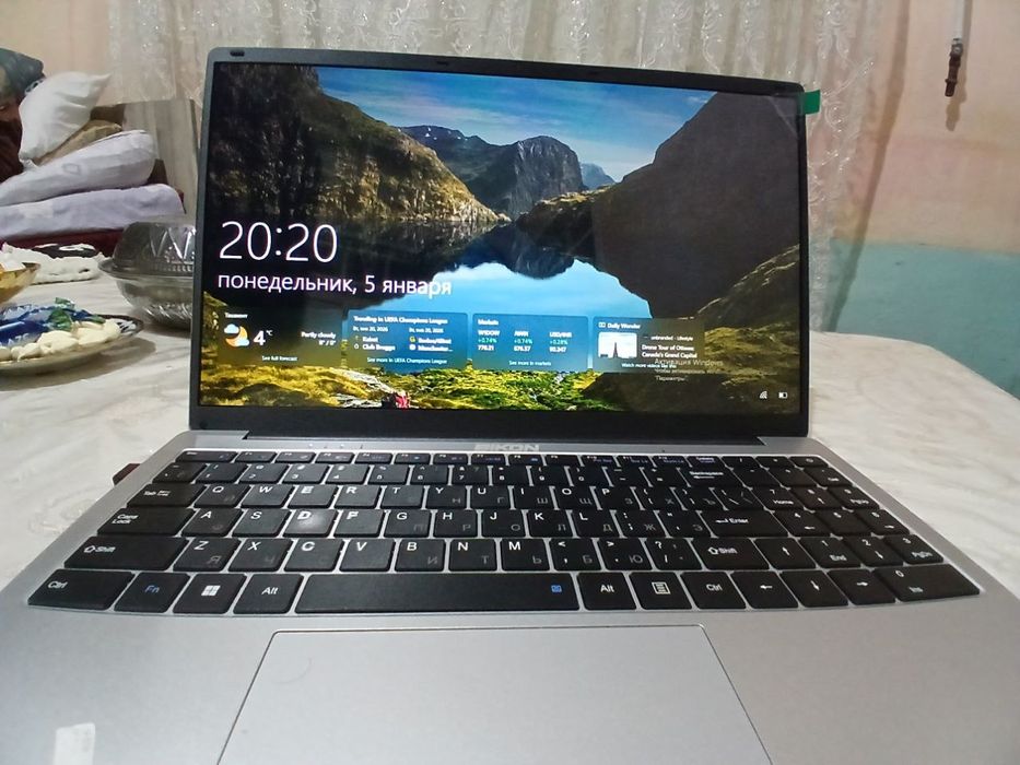 Bikon nomi xotirasi 256gb ,10 kun ishlatilgan.