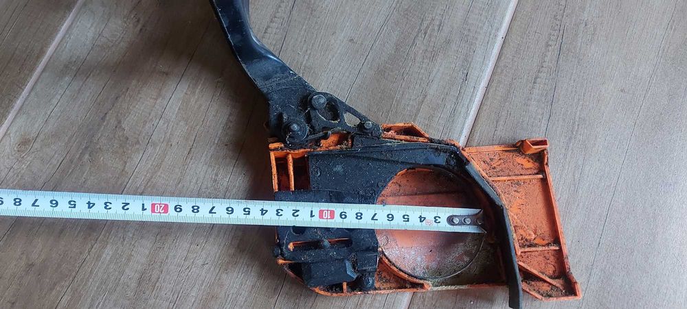 Капак спирачка за бензинова резачка Husqvarna