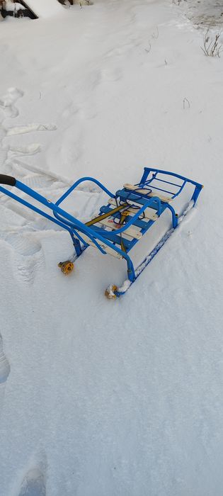 Продам санки б,у