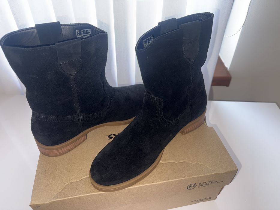 Clarks ghete din piele intoarsa 38 Noi in cutie