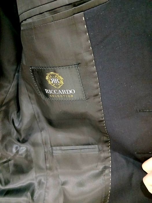 Продаю костюм к школе, универу