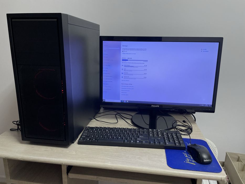 Desktop + monitor