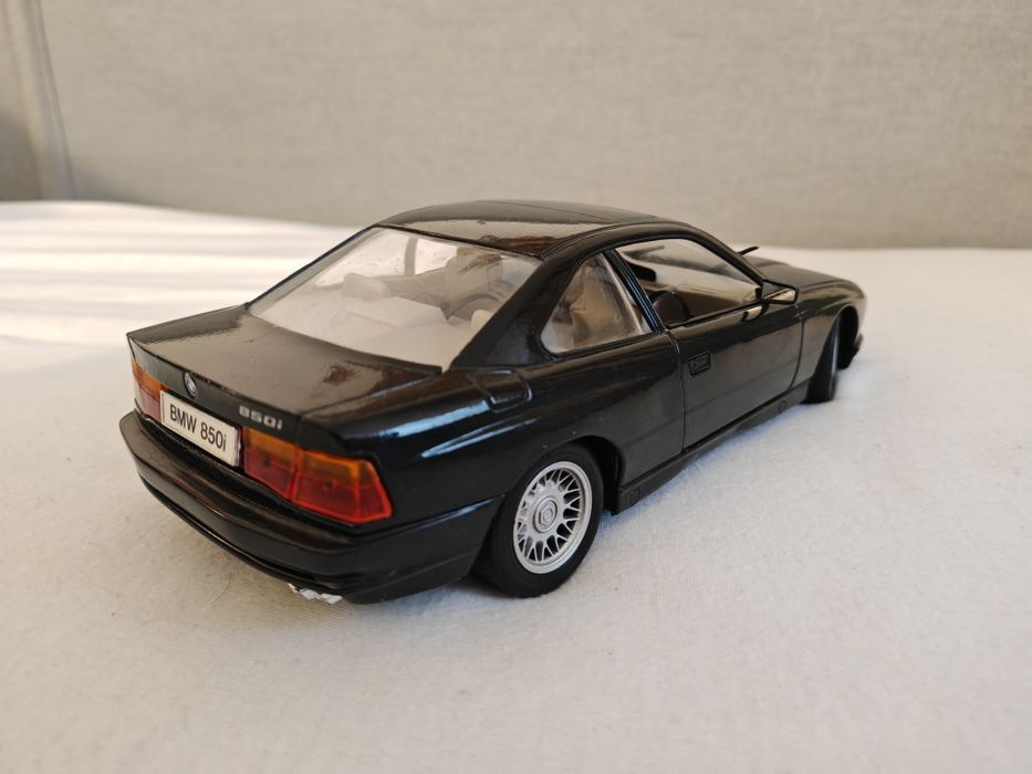 Macheta BMW 850i Maisto 1/18
