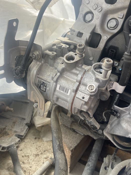 Compresor clima Audi A4 B9, 4M0820803, 2.0TDI, 150CP, cod motor DEU