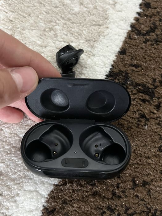 Наушник новый не давно купил