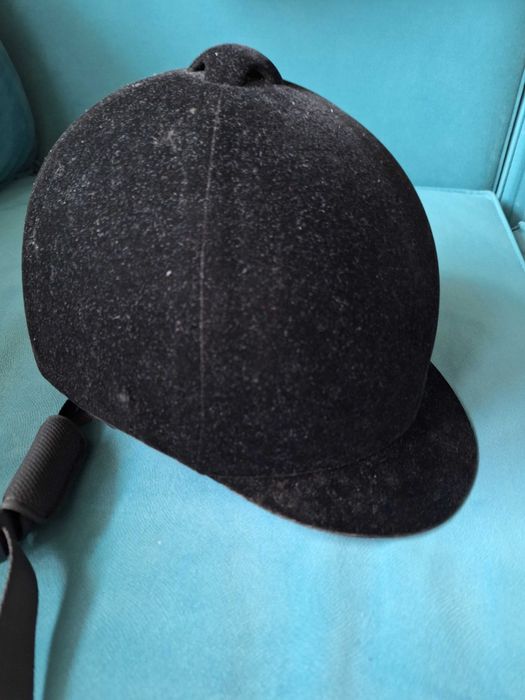 Каска за езда в отлично състояние