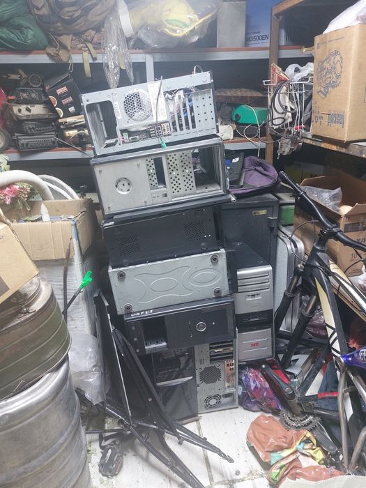 Продаю компьютерный хлам