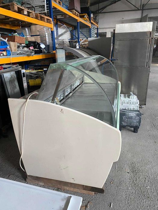 Хладилна витрина плюсова