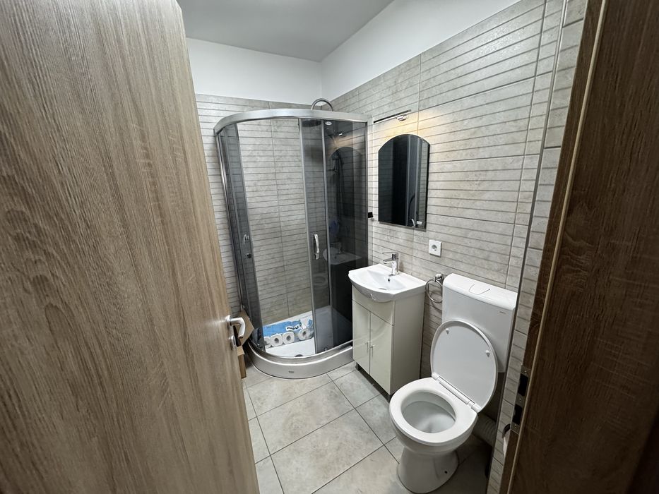 Apartament 2 camere, 2 băi, balcon, complet mobilat