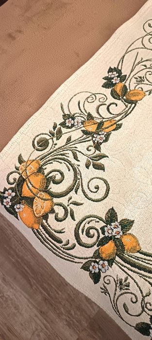 Покривки за маса,с бродерии