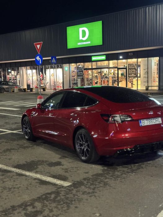 TESLA Model 3 2020 — imagine 2