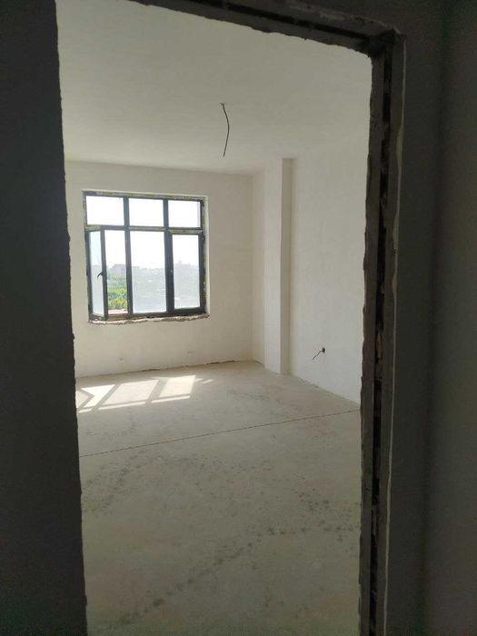 Продается просторная 3 комнтная кв-ра, коробка, ор. Бк
