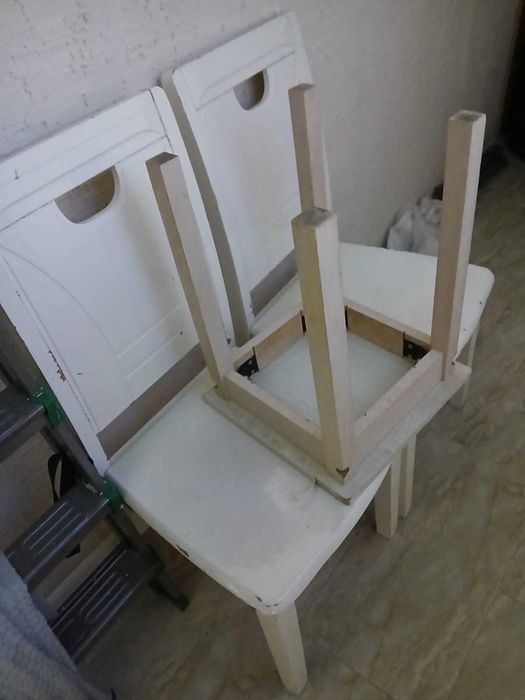Продам стол и стулья