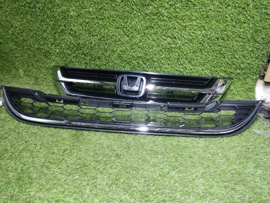 Решетка Honda CR-V  RE