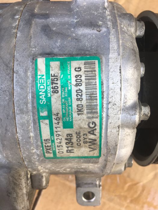 Compresor AC VW 1.9 2.0 tdi BKD,BLS,BMP,BKC 1k0820803g[2004 - 2008]