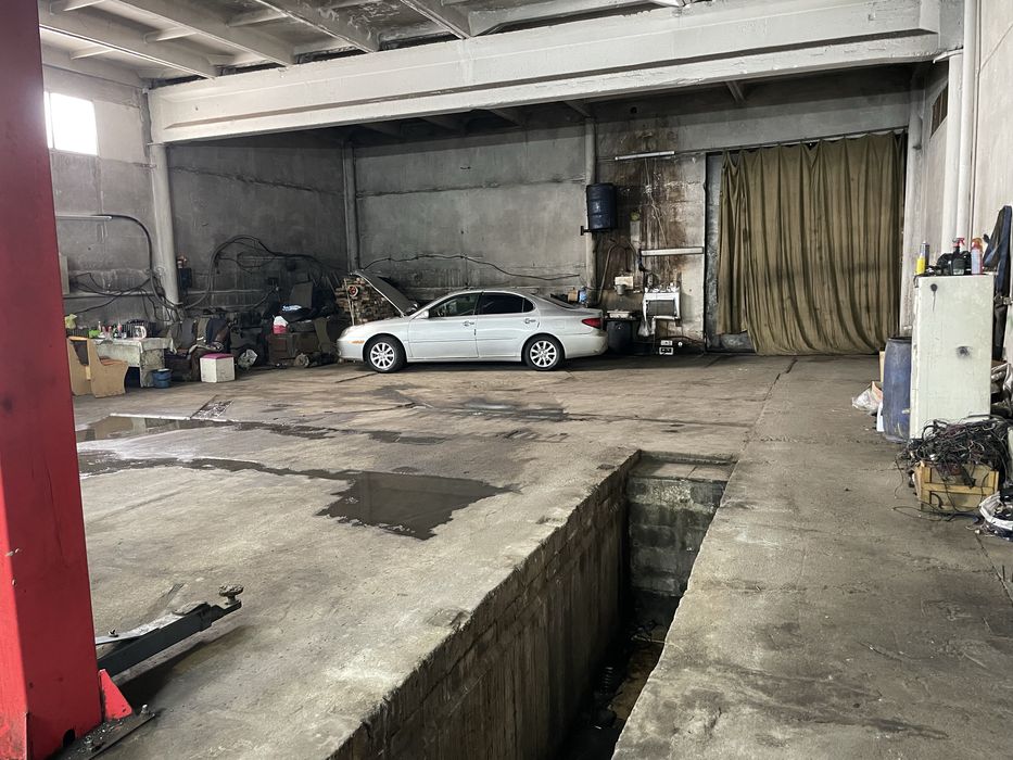 Продам здание,бокс