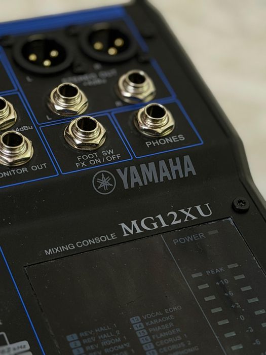 Микшерный пульт Ямаха