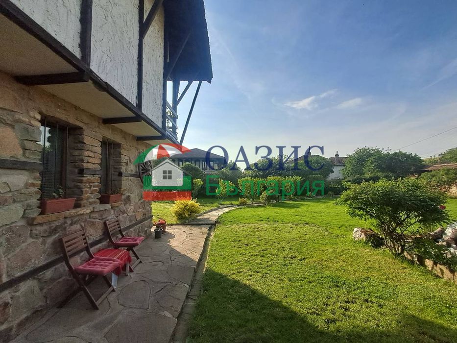 Двуетажна къща в с. Бата, България, 134 кв. м, 560 кв. м двор,