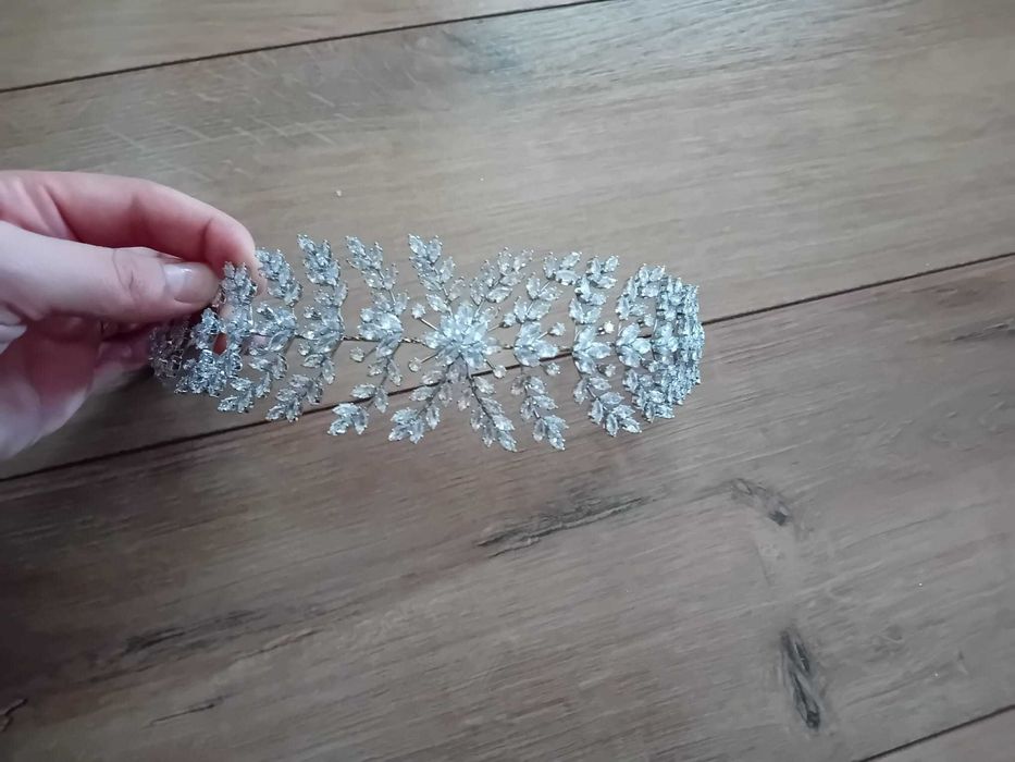 Vând rochie de mireasă și accesorii