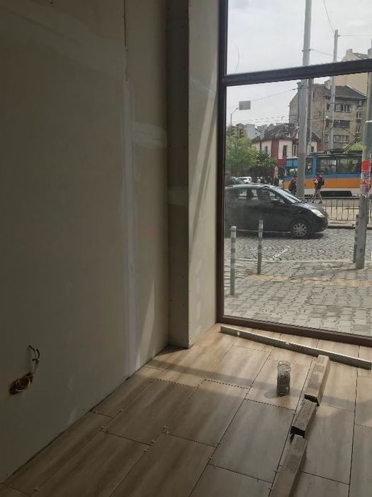 Дава се под наем Магазин в София, Център - 40 кв.м за 827.73 € - Снимка #1