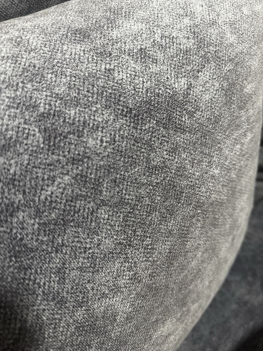 Диван практически новый, чистый