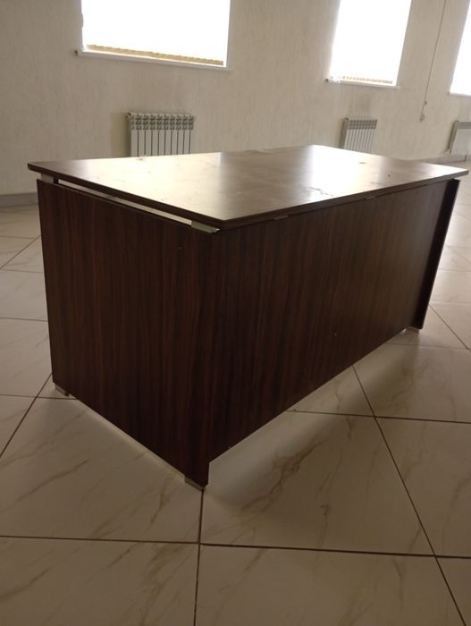 Стол офисный 1,6 м