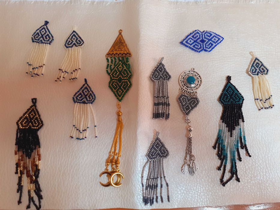 Украшения из бисера